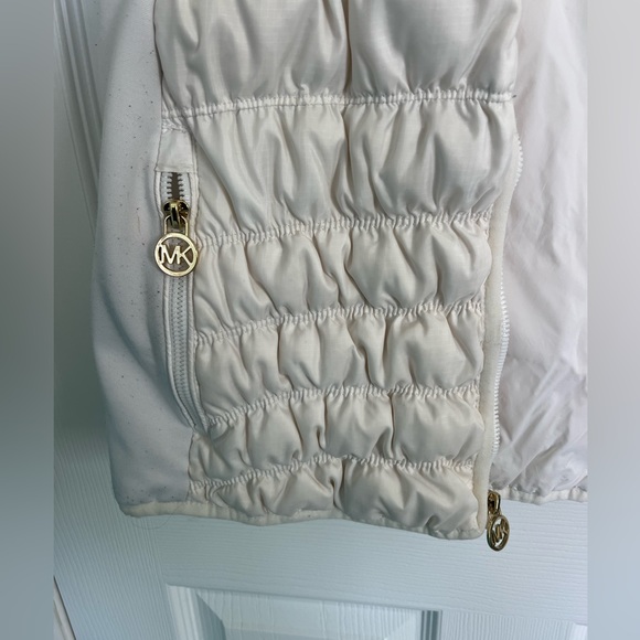 White Michael Kors puffer vest - Picture 3 of 10